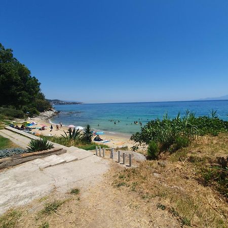Riviera Penthouse Apartment Palaiontsiflikion Luaran gambar