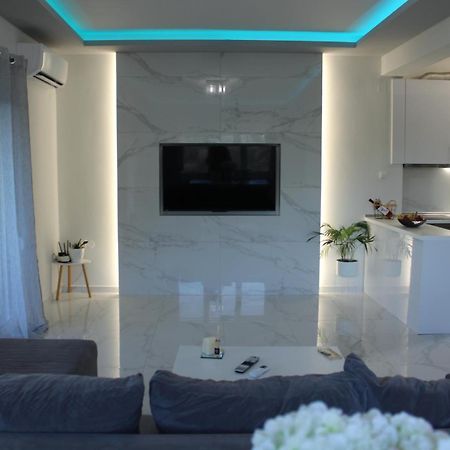 Riviera Penthouse Apartment Palaiontsiflikion Luaran gambar