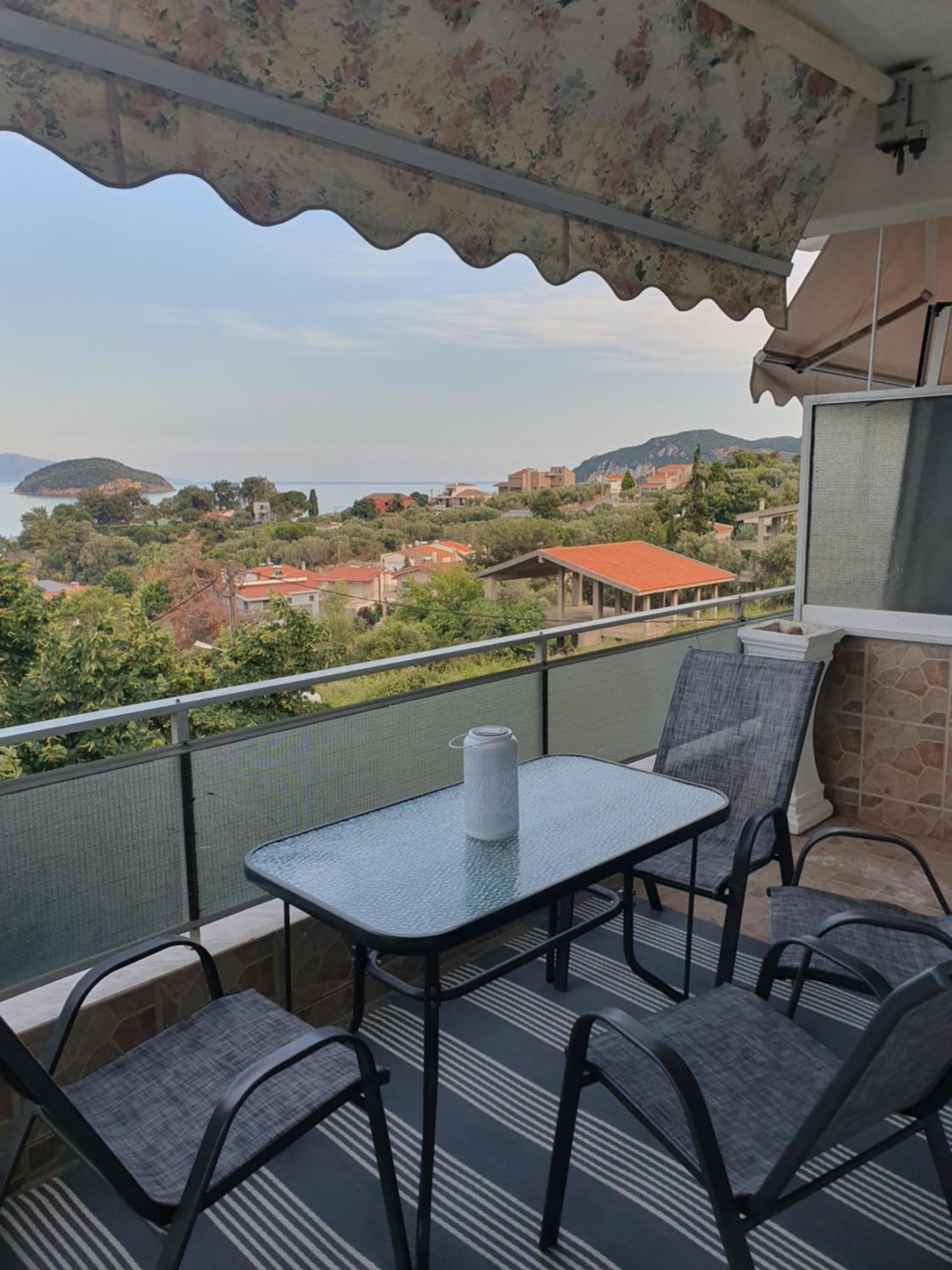 Riviera Penthouse Apartment Palaiontsiflikion Luaran gambar