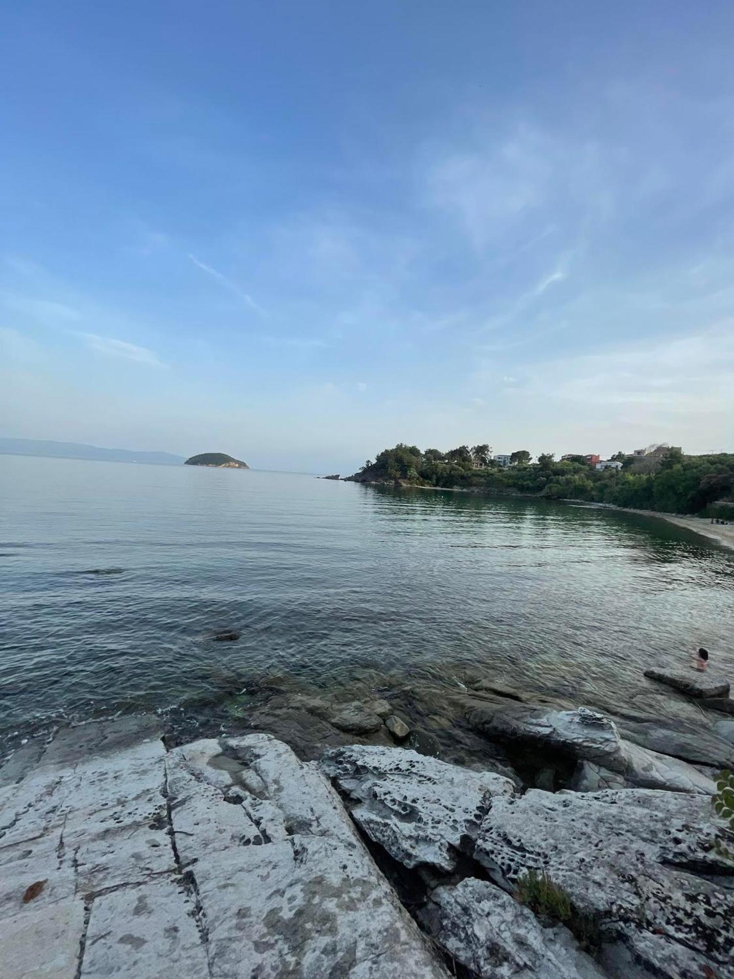 Riviera Penthouse Apartment Palaiontsiflikion Luaran gambar